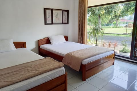 Standard Room | Desk, free WiFi, bed sheets