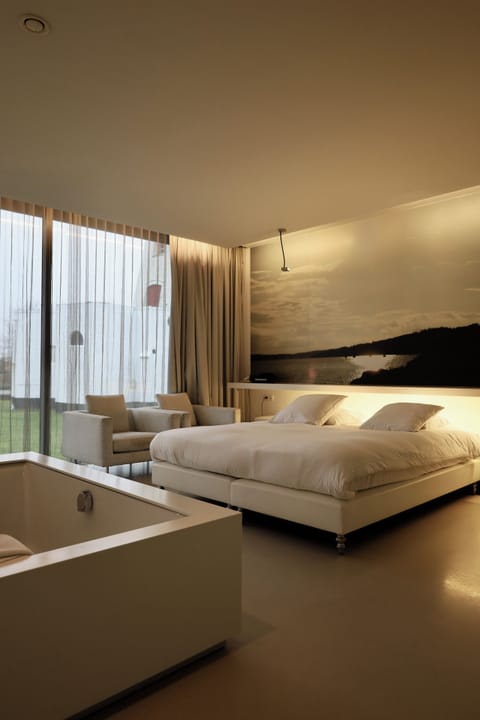 Suite (wellness included) | Blackout drapes, soundproofing, cribs/infant beds, free WiFi