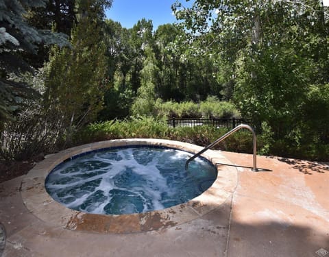 Whirl pool open year around.