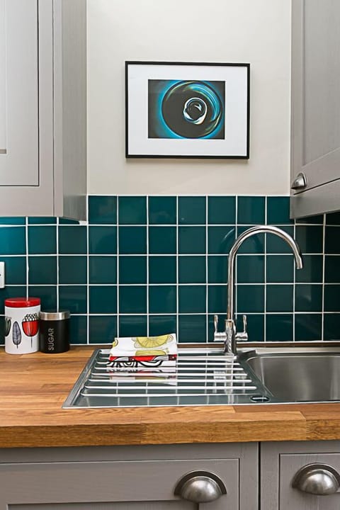 There's even a kitchen sink