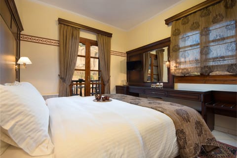 Superior Double or Twin Room (Panoramic Meteora View) | In-room safe, soundproofing, free WiFi