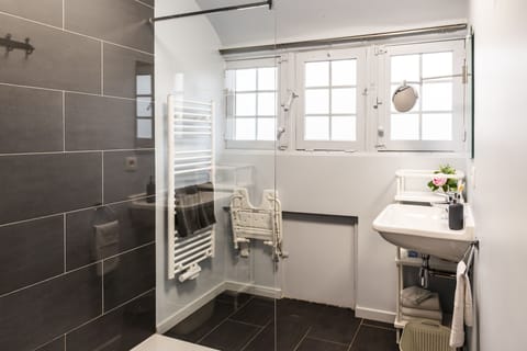 Free toiletries, hair dryer, slippers, bidet