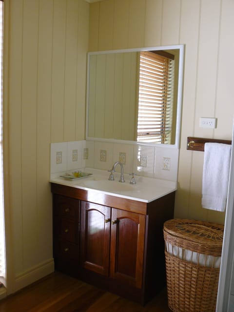 Standard Suite, 2 Bedrooms, Kitchen (Cottage) | Bathroom | Shower, hair dryer, towels