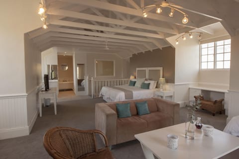 Cottage Suites | 1 bedroom, premium bedding, minibar, in-room safe