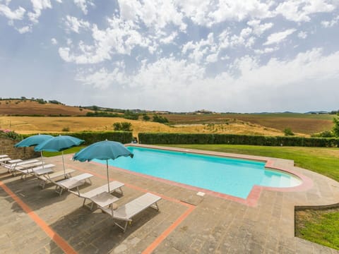 Cloud, Sky, Water, Property, Azure, Plant, Shade, Swimming Pool, Tree, Outdoor Furniture