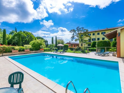Water, Cloud, Plant, Sky, Property, Swimming Pool, Building, Blue, Azure, Tree