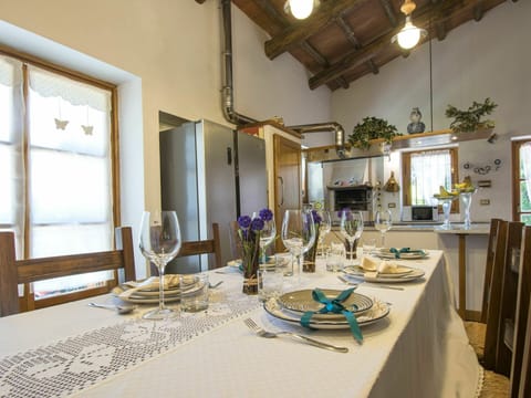 Room, Property, Dining Room, Interior Design, Building, Yellow, House, Table, Furniture, Home