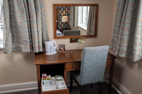 Twin Room, View | Desk, iron/ironing board, free cribs/infant beds, free WiFi