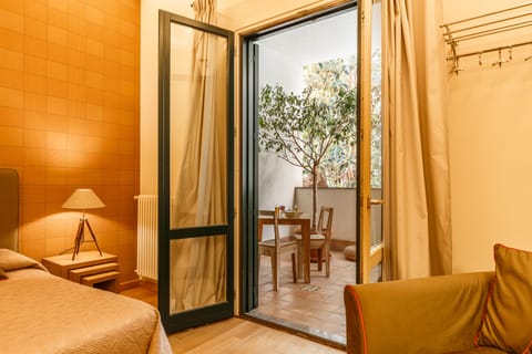 Deluxe Double Room (Vista mare o vista giardino) | Egyptian cotton sheets, premium bedding, minibar, in-room safe