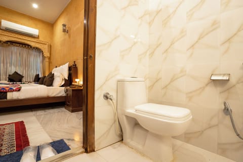 Superior Double Room, 1 King Bed | Bathroom | Shower, designer toiletries, hair dryer, bidet