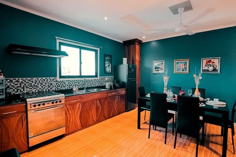 Apartment, 3 Bedrooms | Private kitchen | Electric kettle