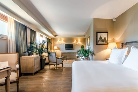 Suite | Premium bedding, Select Comfort beds, free minibar items, in-room safe