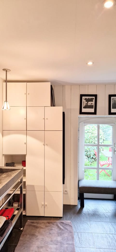 Deluxe Suite, Sauna | Bathroom | Shower, rainfall showerhead, free toiletries, hair dryer