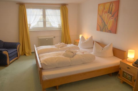 Classic Double Room | Desk, iron/ironing board, rollaway beds, free WiFi