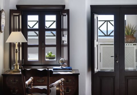 Suite (Captains) | Egyptian cotton sheets, premium bedding, in-room safe