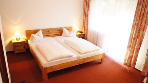 Double Room, 1 Double Bed, Non Smoking | Desk, free WiFi, bed sheets