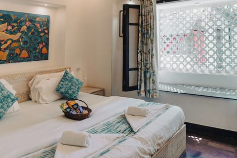 Deluxe Room , Window Balcony | Free WiFi, bed sheets