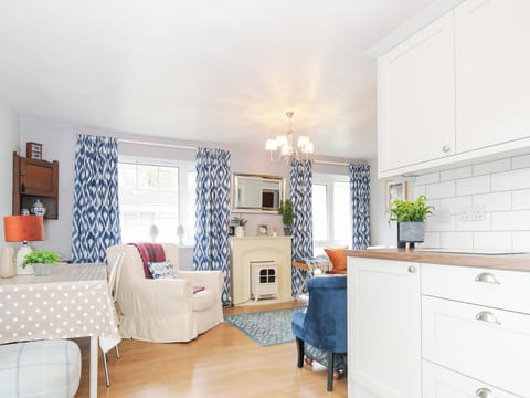 Cottage | Living area | TV, DVD player