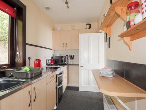 Cottage | Private kitchen | Cookware/dishes/utensils