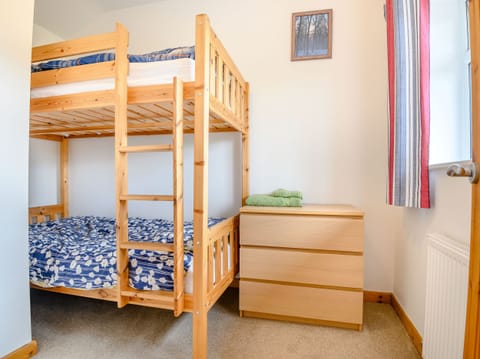 Cottage | 2 bedrooms, individually decorated, individually furnished, free WiFi