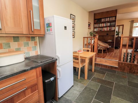 Cottage | Private kitchen | Microwave, stovetop, dishwasher, highchair