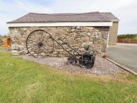 Cottage | Property grounds