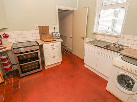 Cottage | Private kitchen | Cookware/dishes/utensils