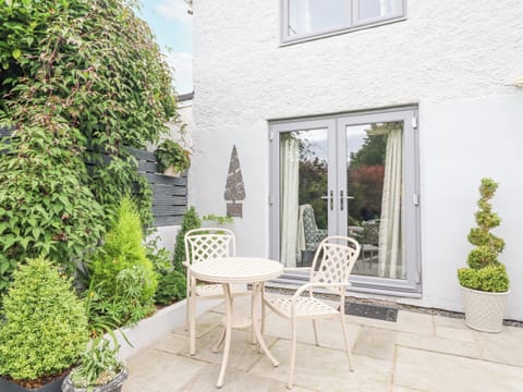 Cottage | Outdoor dining