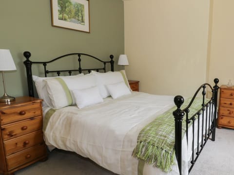 Cottage | 2 bedrooms, individually decorated, individually furnished, free WiFi