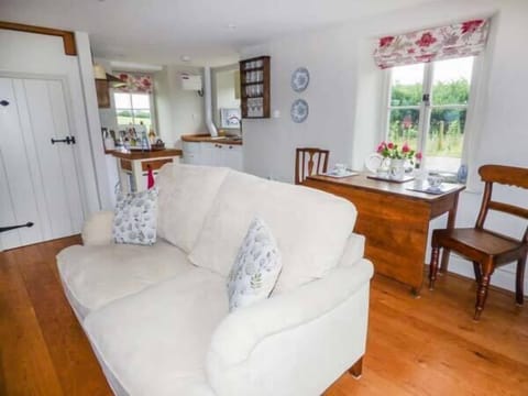 Cottage | Living room | TV, DVD player