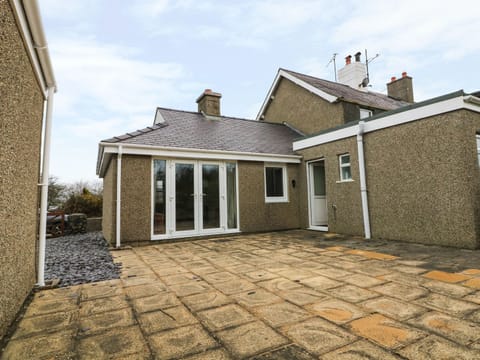 Cottage | Property grounds