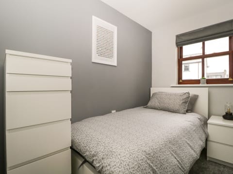 Cottage | 2 bedrooms, individually decorated, individually furnished, free WiFi