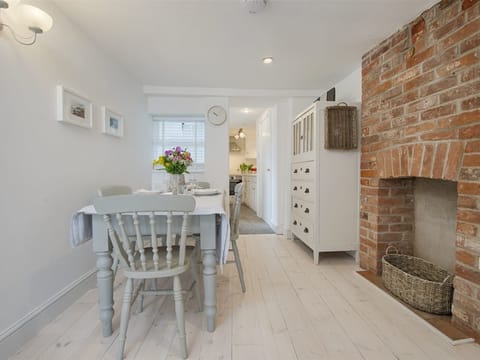 Cottage | Private kitchen | Fridge, microwave, stovetop, highchair