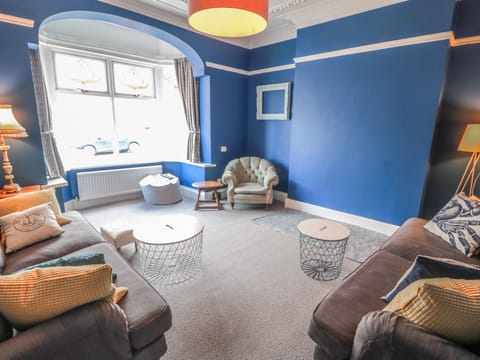 Cottage | Living room | TV