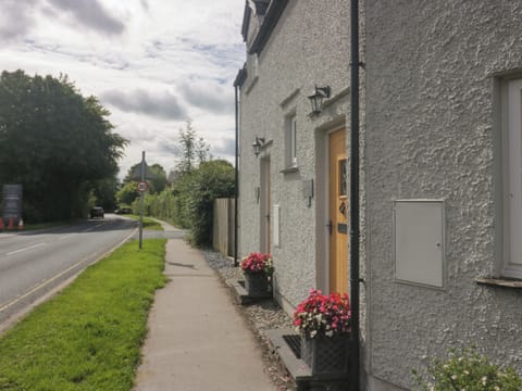 Cottage | Property grounds