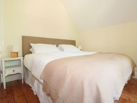 Cottage | 3 bedrooms, individually decorated, individually furnished, free WiFi