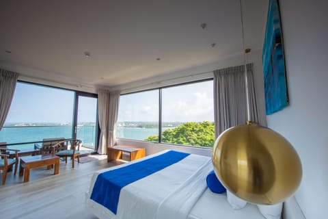 Panoramic Double Room, 1 Double Bed, Ocean View | In-room safe, individually decorated, desk, laptop workspace