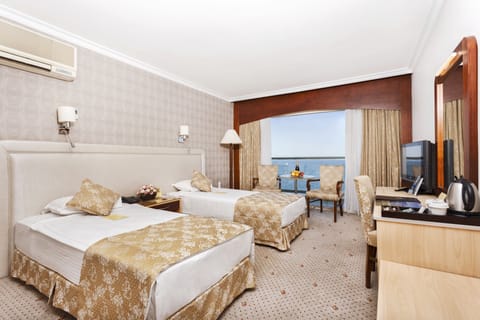 Twin Room, Sea View | Premium bedding, minibar, in-room safe, desk