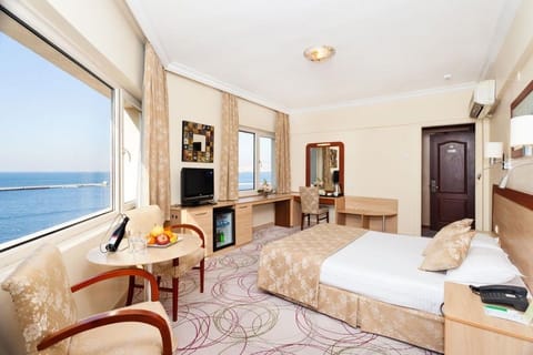 Deluxe Double or Twin Room, Sea View | Premium bedding, down comforters, in-room safe, desk