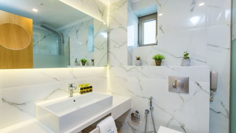 Superior Double or Twin Room, Balcony | Bathroom | Shower, hydromassage showerhead, eco-friendly toiletries, hair dryer