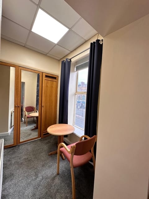 Standard Triple Room, 3 Twin Beds, Non Smoking, Ensuite | Desk, free WiFi