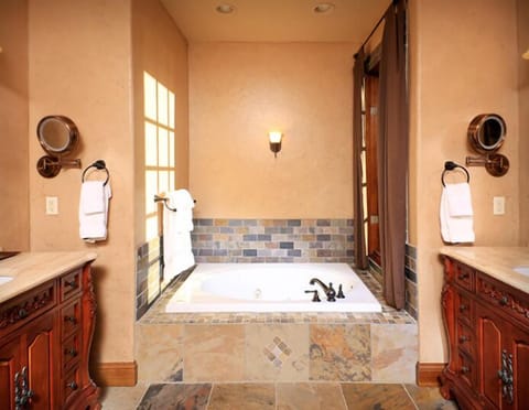Villa at Integrity Hills | Bathroom | Combined shower/tub, free toiletries, hair dryer, towels