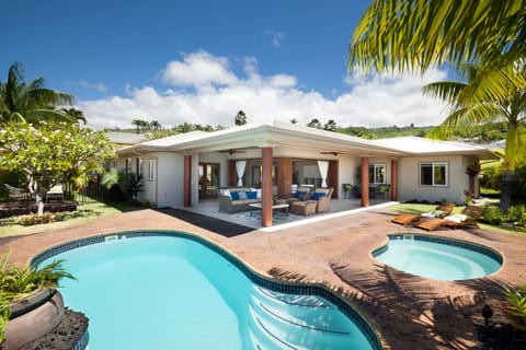 View of back yard that faces the ocean