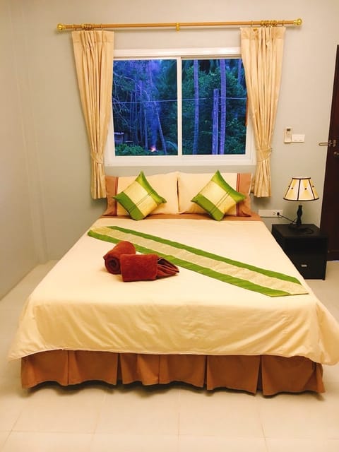 Deluxe Double Room, 1 Double Bed, Non Smoking | Free WiFi