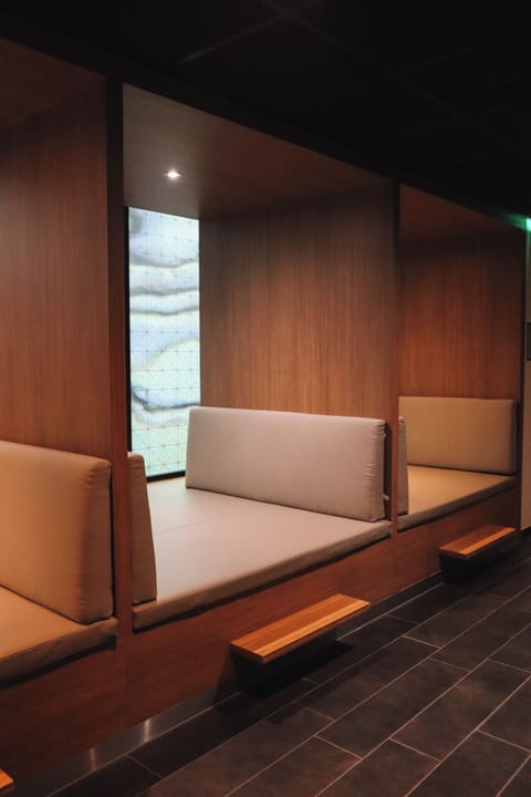 Turkish bath, body treatments, aromatherapy, hot stone massages