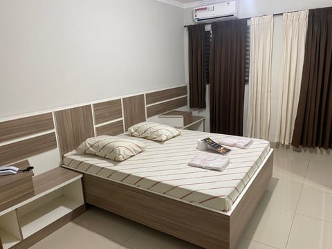 Basic Double Room, 1 Double Bed | Free WiFi, bed sheets