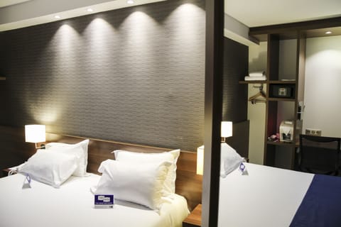 Standard Room | Premium bedding, in-room safe, desk, soundproofing