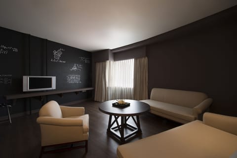 NTU Museum Program, Deluxe Suites | Living area | LCD TV