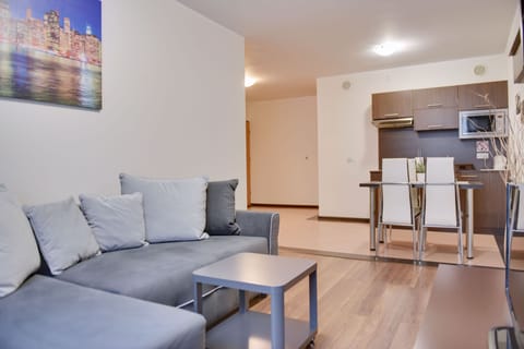 Apartment, 1 Bedroom (2 guests) | Living room | Flat-screen TV