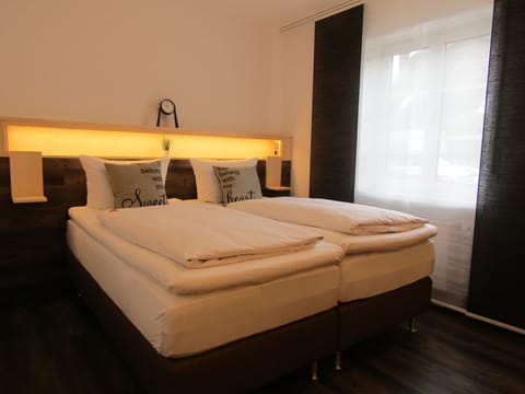 Deluxe Double Room | Desk, soundproofing, free WiFi, bed sheets